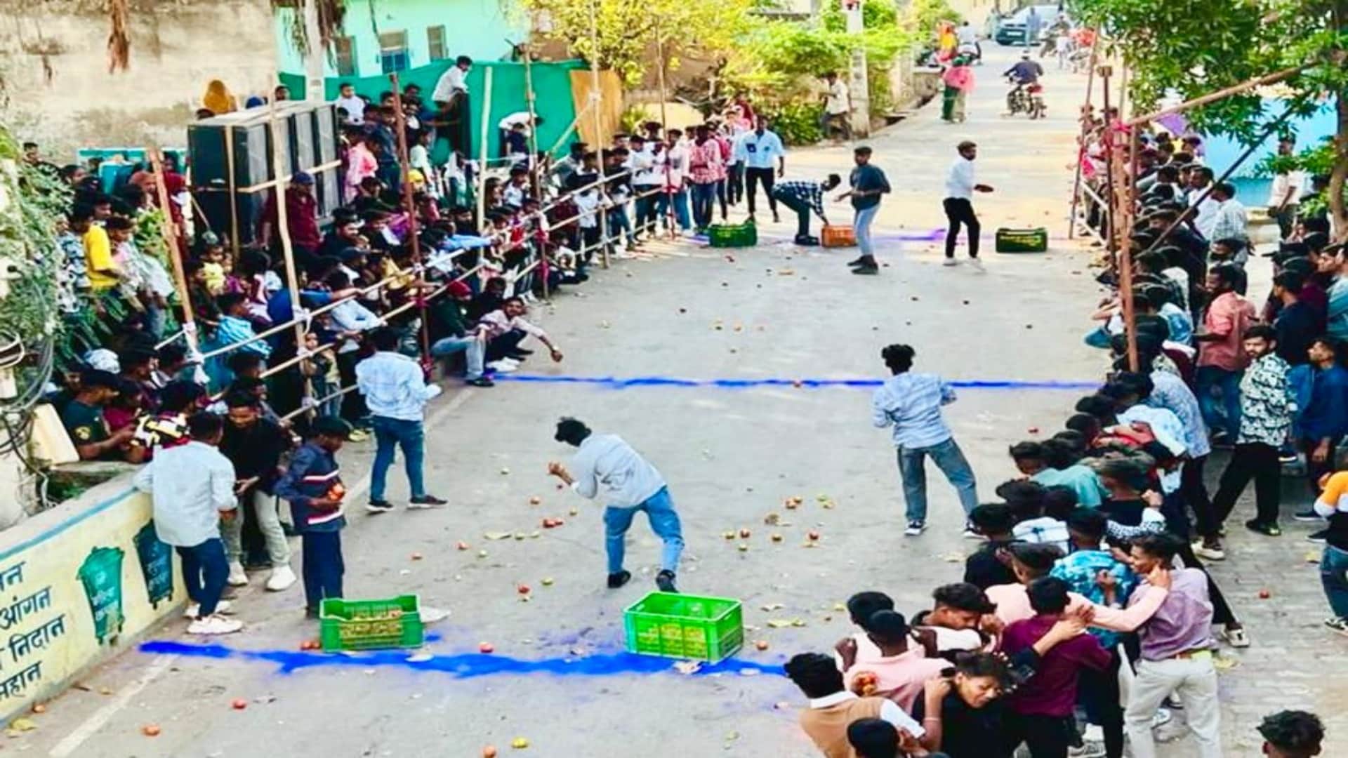 Banswara News: Vagad's Unique Holi Filled with Enthusiasm and Traditions, Devotees Walk on Burning Embers