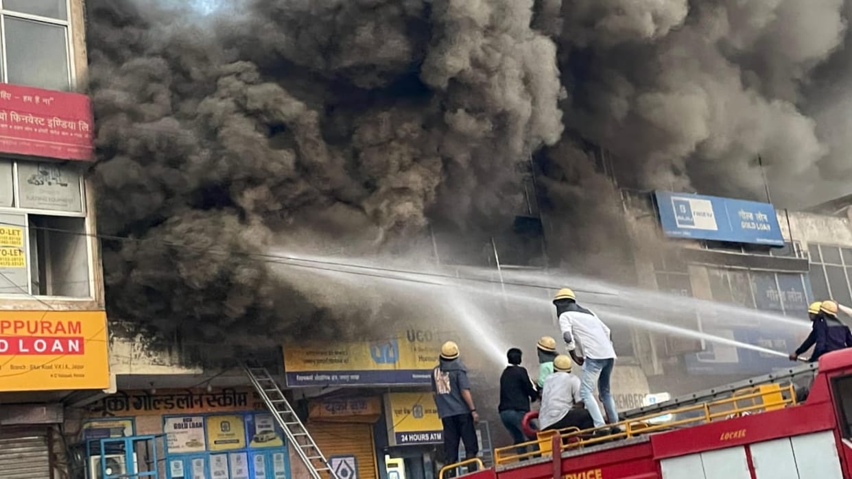 Jaipur News: Massive Fire in Fan Belt Warehouse in Murlipura, Over Three Dozen Fire Tenders Engaged in Dousing