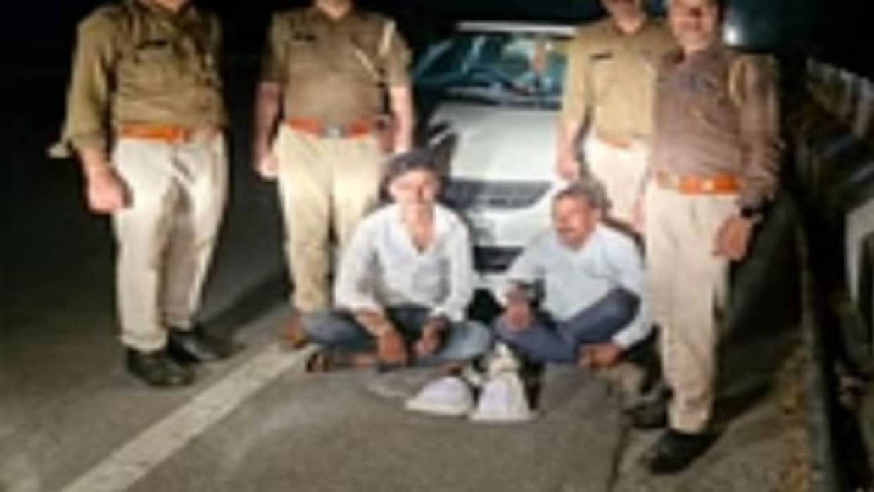 Sirohi News 1.932 kg opium milk seized from car two accused arrested know whole matter