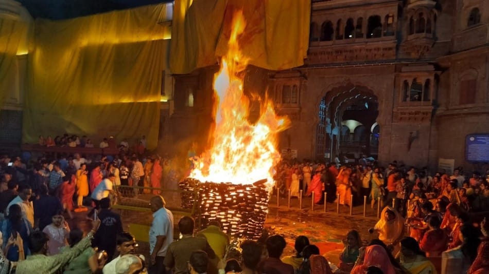 Indore News Historic Holika Dahan at Rajwada with 300-Year-Old Silver Utensils
