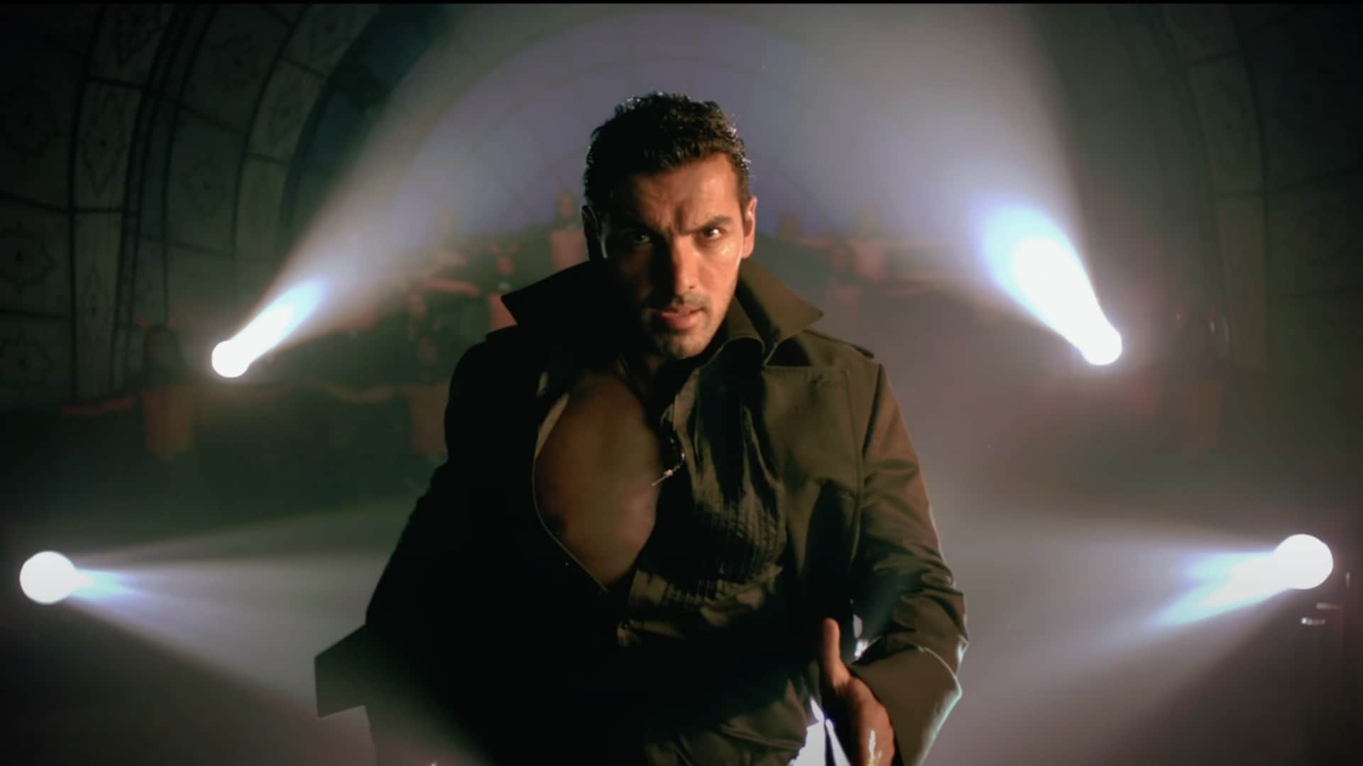 Bollywood Movies Based on Theft and Robbery Jewel Thief Dhoom Dhoom 2 Race 2 Special 26