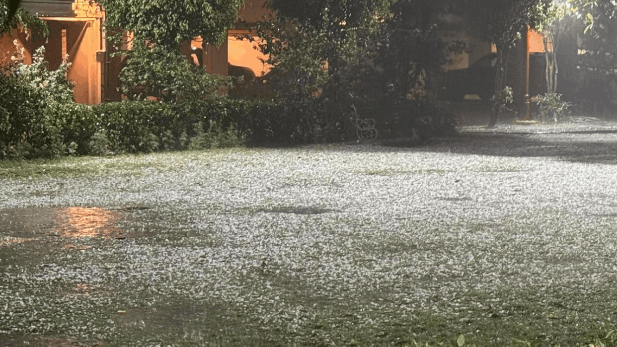 Hail fell in Greater Noida before Holika Dahan