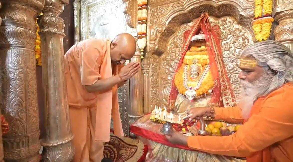 UP: 45.44 crore people visited Varanasi in 12 years religious tourism boosted government revenue