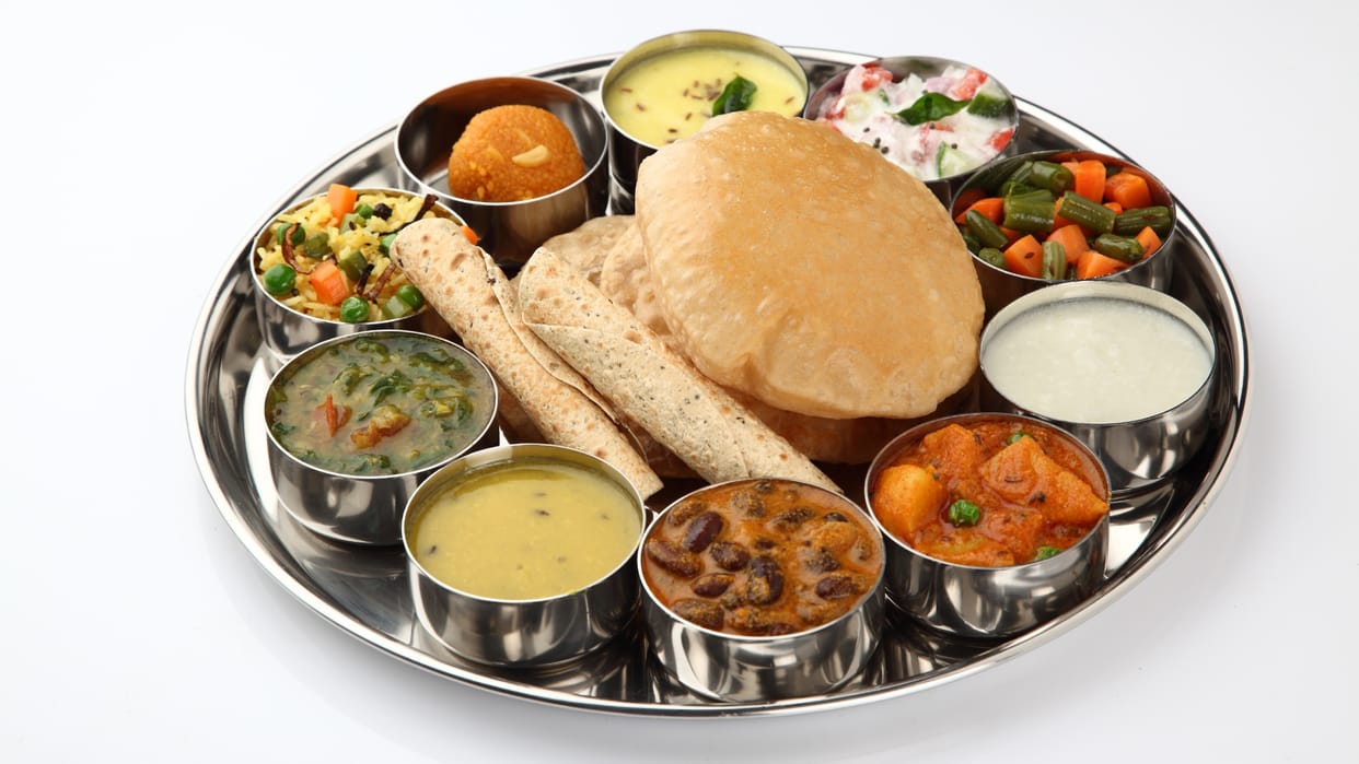 Railway passengers will get food in AC as well as general coaches for Rs 80