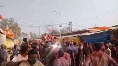 Muslims offered prayer when Hindu played Holi in Ayodhya.