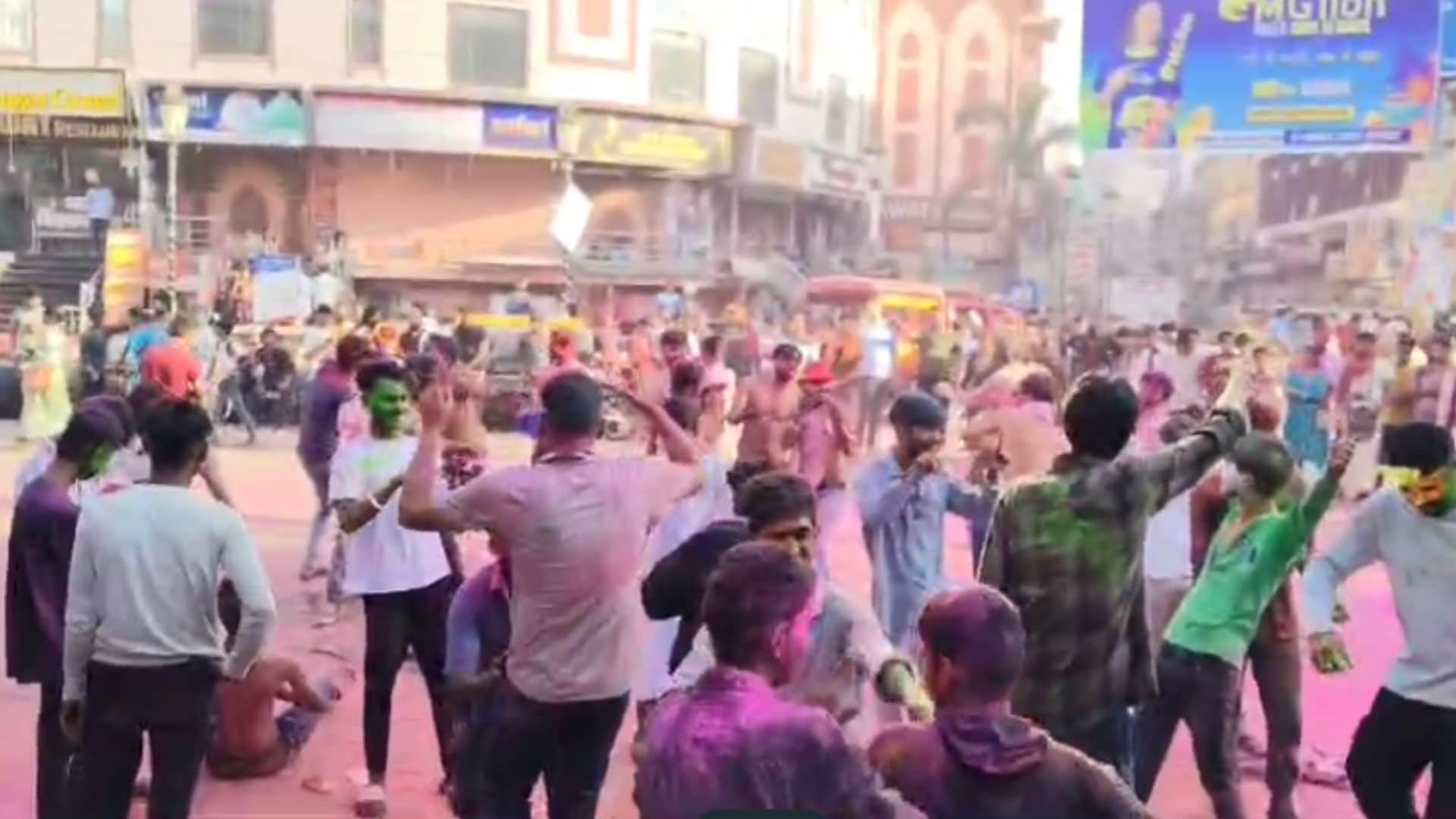 Holi 2024 Varanasi Live people celebrated holi festival on ganga ghat in kashi latest photos