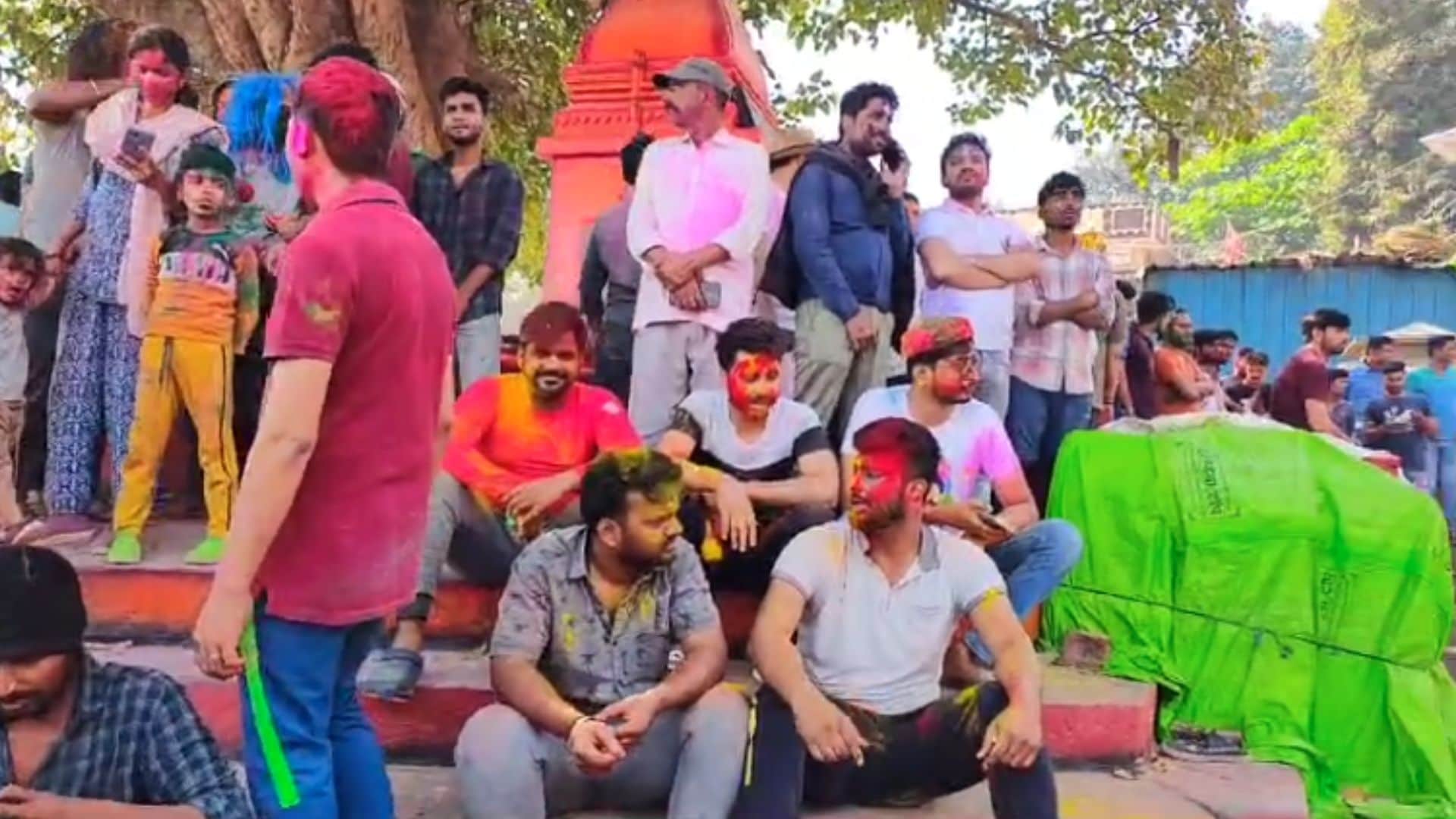 Holi 2024 Varanasi Live people celebrated holi festival on ganga ghat in kashi latest photos
