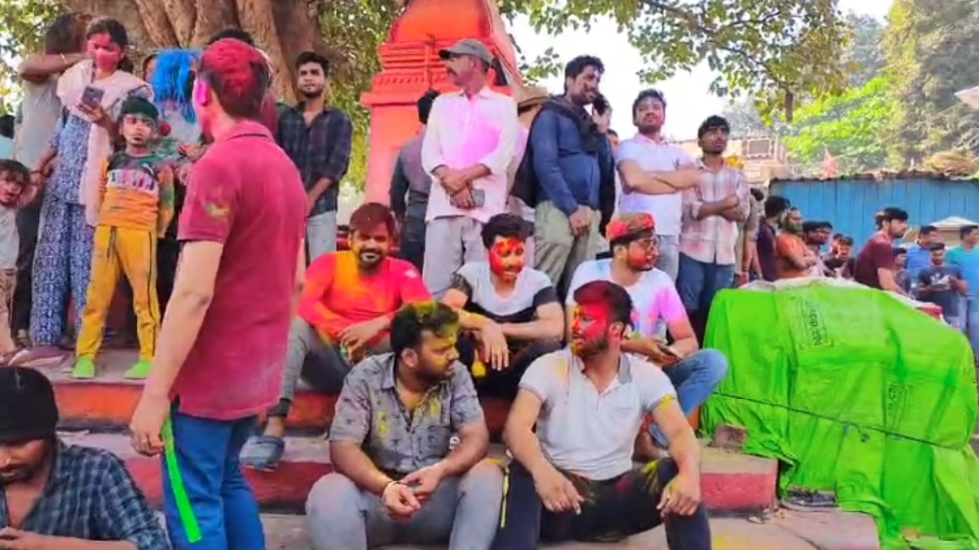 Holi 2024 Varanasi Live people celebrated holi festival on ganga ghat in kashi latest photos