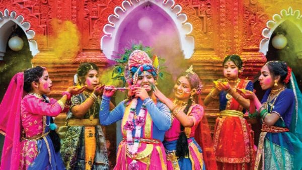 India Holi Celebrations LIVE Updates greetings colours president murmu pm modi and others hindi news