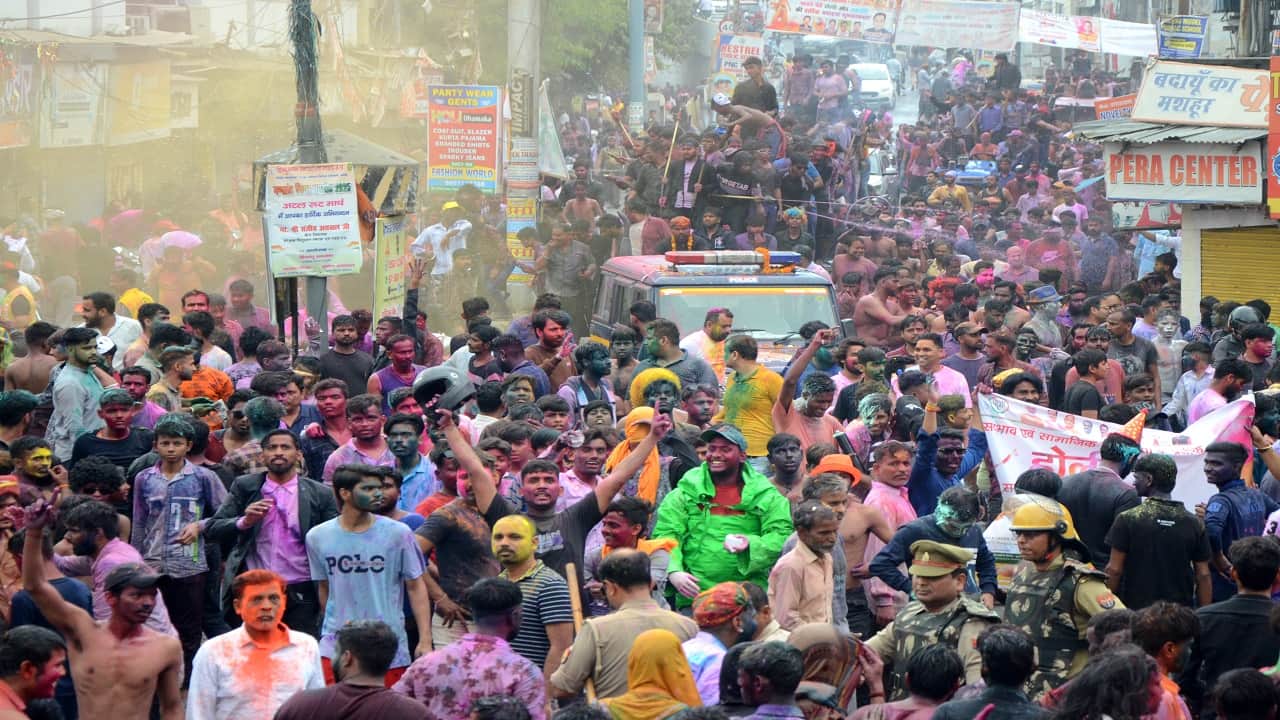 Shri Ram became the groom Baratis were Huriyare see the historic Ram Barat pictures in bareilly