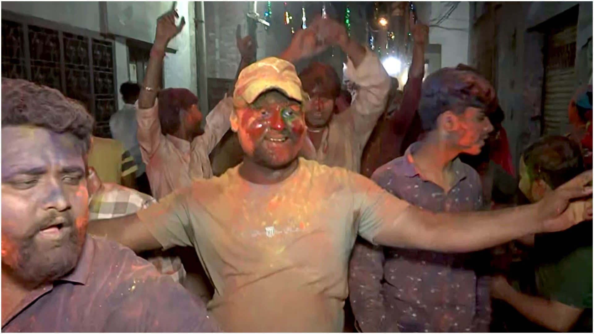 Holi Photos: whole country is drenched in abir gulal Politicians colored See festival of colors in pictures