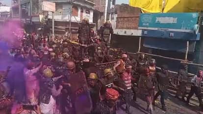 Shahjahanpur unique Holi Laat Sahab juloos on buffalo cart