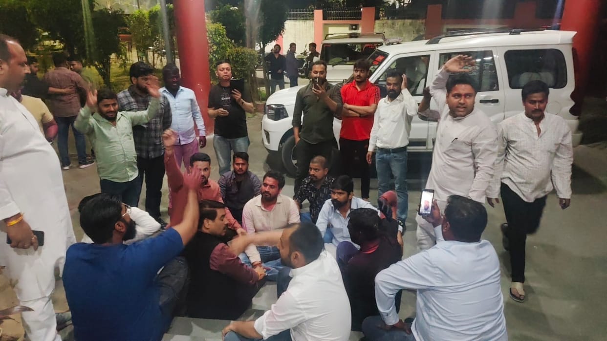 Lawyers declare to stay away from judicial and legal work in Lucknow demand action against accused policemen