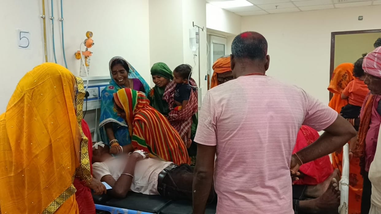 Madhubani: Uncontrolled bike collided with tree during Holi's uproar one youth died another seriously injured