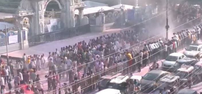 Braj Ki Holi 2025 Live: Banke Bihar Temple, Mathura, Vrindavan Laddu Lathmar Flower Holi Celebration Photos