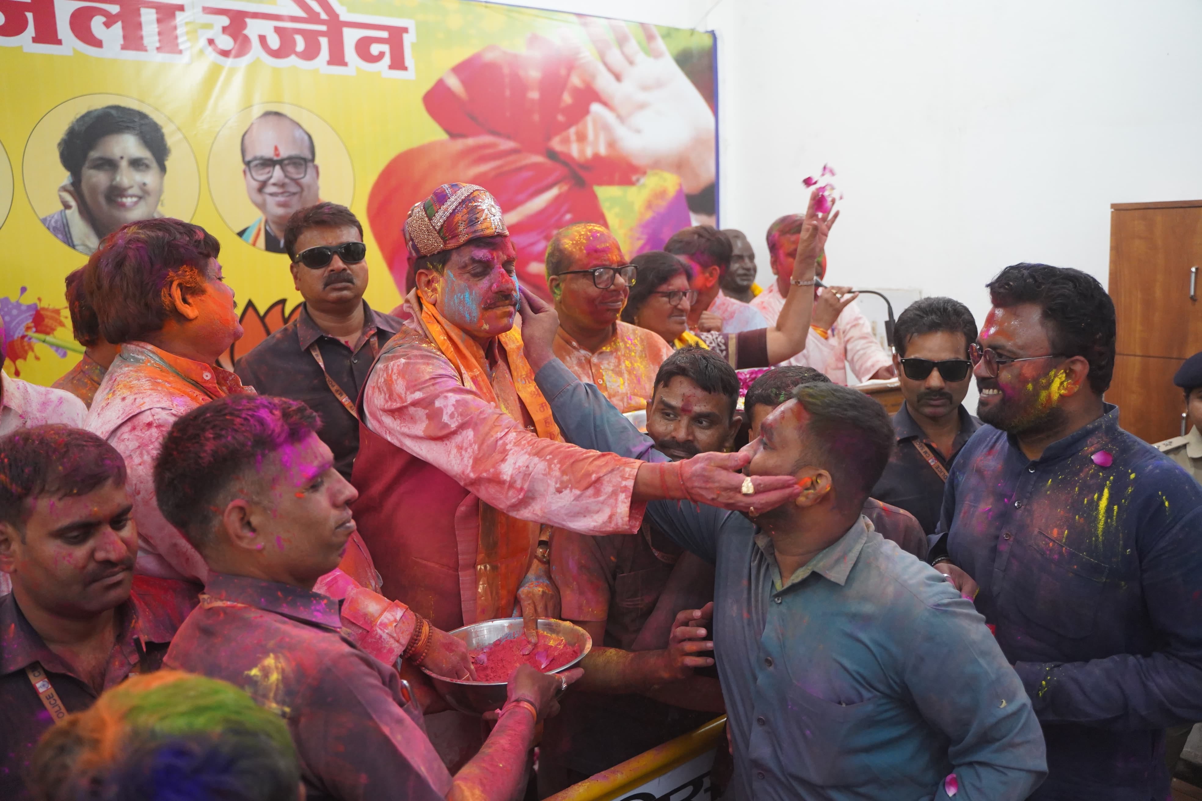 Holi 2025: CM Mohan Yadav celebrated Holi in Bhopal, gave a special message to the people of the state