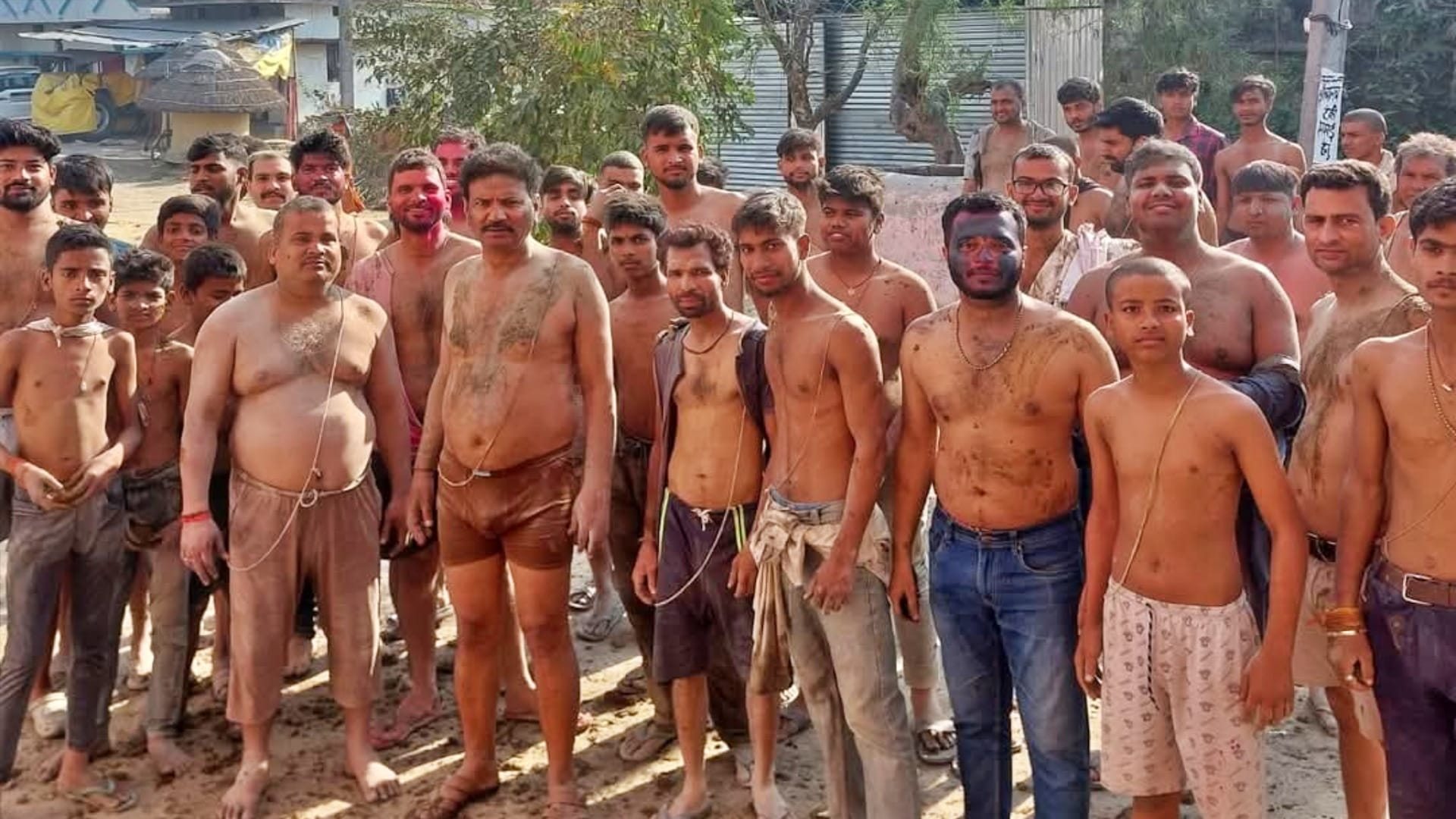 Bihar News: Holi of colors played on two dates in Gopalganj-Buxar, Kurta Phaad Holi