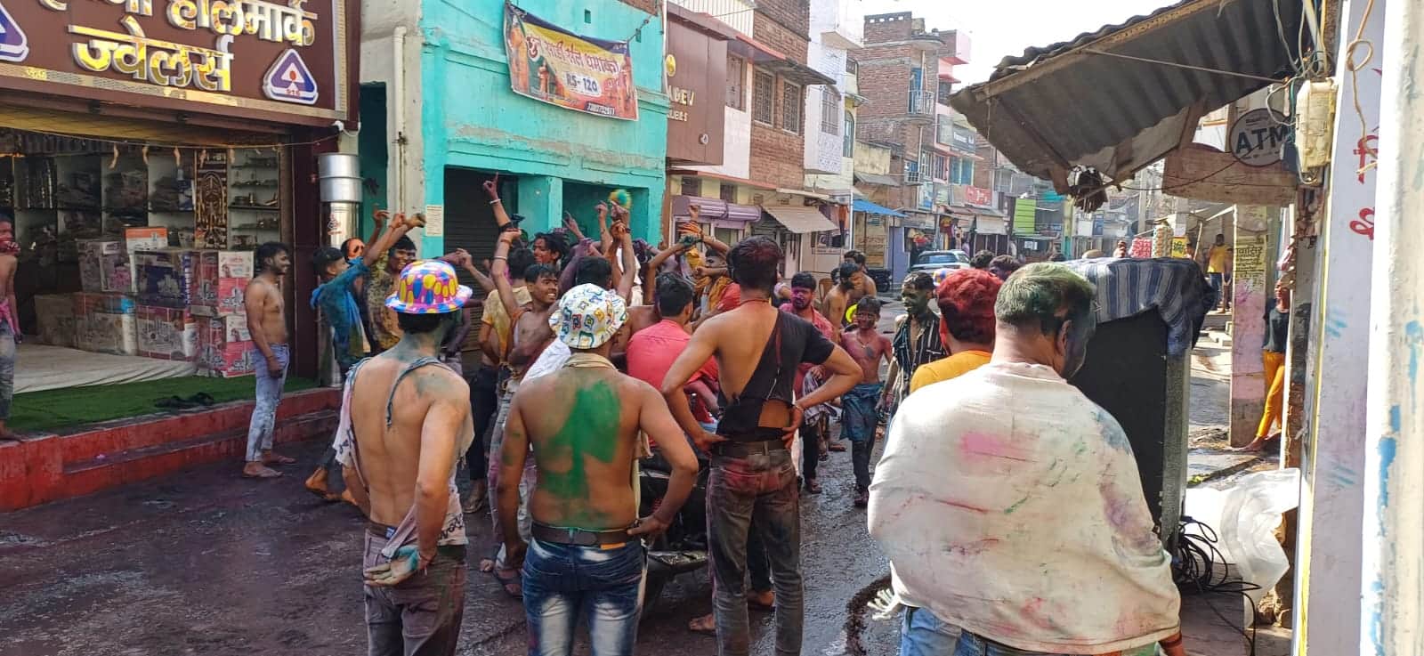 Holi 2025: Holi today in large parts of Bihar, Patna, Gopalganj, Buxar: Colors of gulal, Pua dish