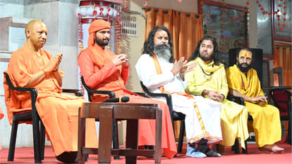 Holi Milan function was organized in Gorakhnath temple, CM Yogi said- opponents got their answer