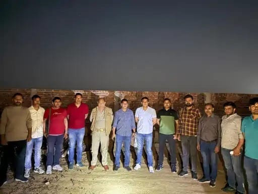 robbers looted truck full of scrap were caught by police in encounter
