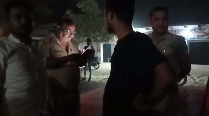 SI reported to line in Bhadohi accused of forcibly demanding beer matter reached DM video goes viral