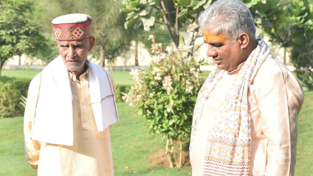 Union Minister Bhupendra Yadav's father Kadam Singh passed away