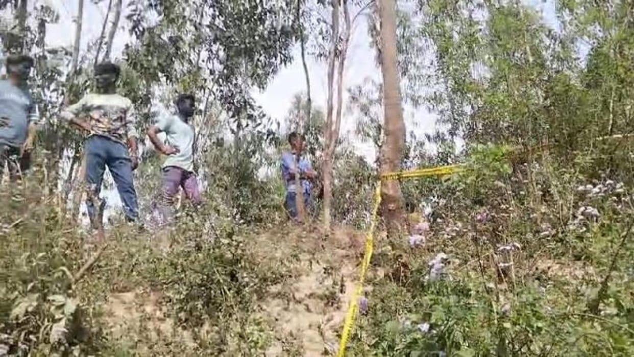 Teen body found hanging from a tree girlfriends family accused of murder in Shahjahanpur
