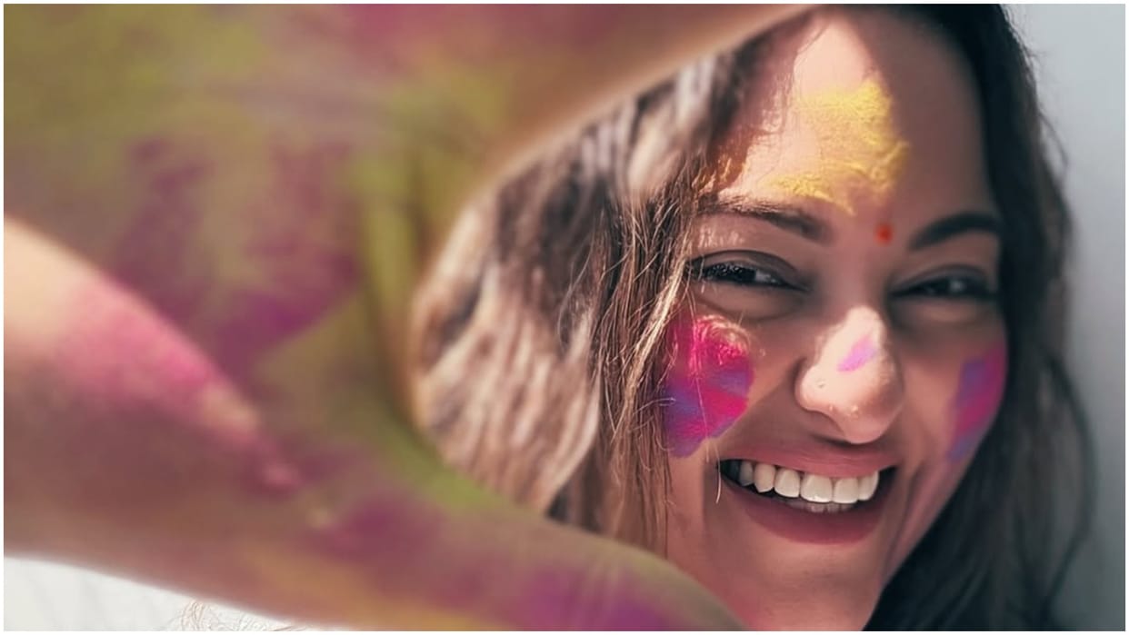 Sonakshi Sinha slams back to trollers on holi post when the asked about zaheer iqbal