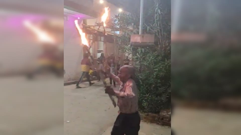 Death while playing Swaang: A person got a heart attack while celebrating Holi in Bijnor