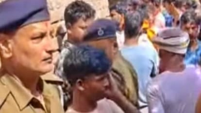 Siwan Crime: Youth stabbed to death on Holi night, called from home on pretext of birthday party and killed