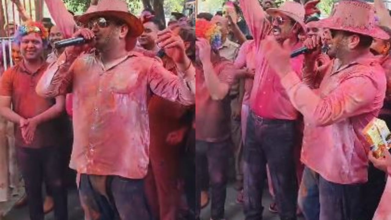 SSP Anurag Arya dance with police officers on Holi in bareilly