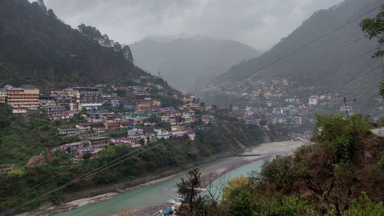 Uttarakhand Weather News heavy rain with strong winds in the mountains read All updates in hindi