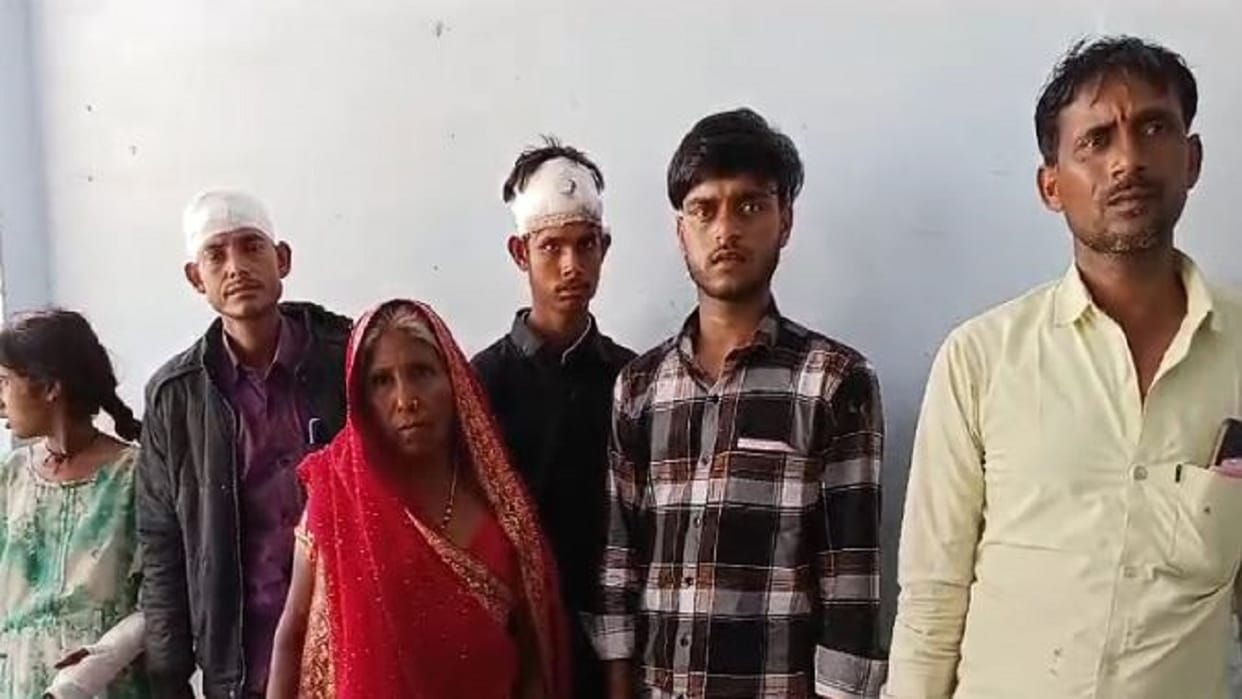 dispute over mobile phone on Holi ten people were injured in Shahjahanpur