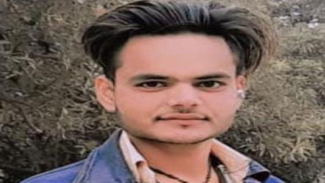 Bike rider dies after being hit by a vehicle on Holi in Bareilly