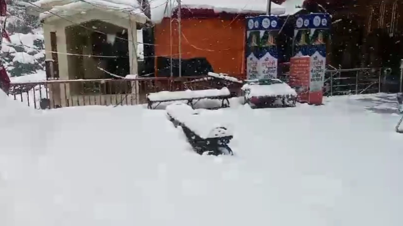 Uttarakhand Weather News Update rain snowfall in Auli Badrinath Yamunotri cold in March Month read all Updates