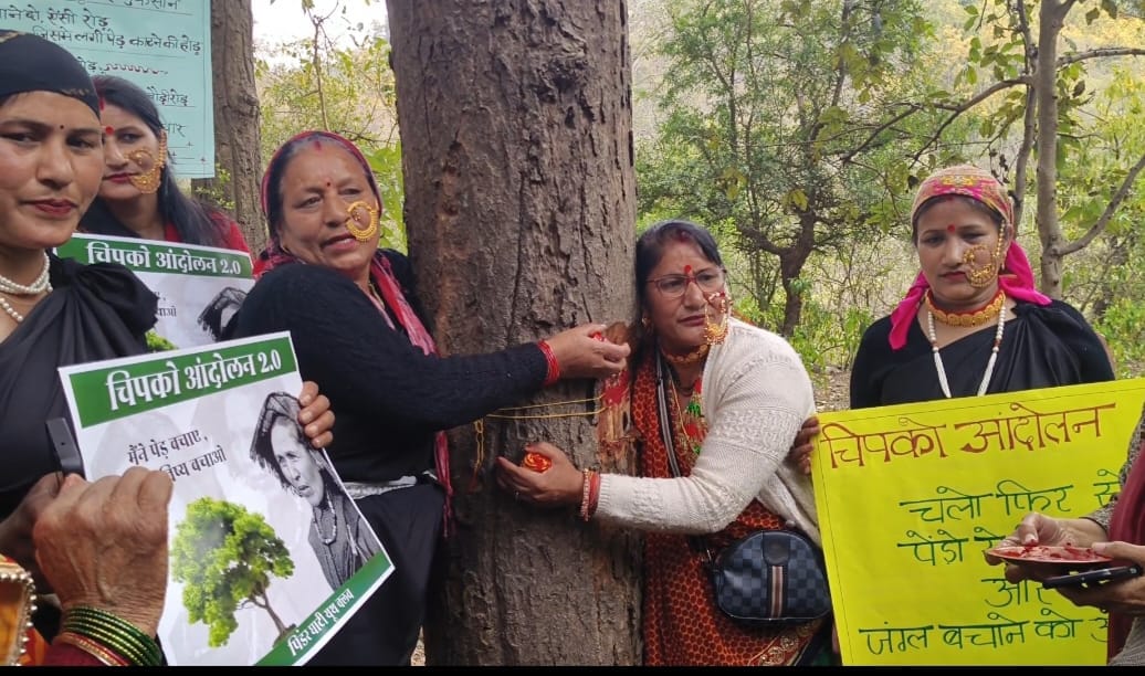 Chipko movement Again in Uttarakhand Women Hug to trees in rishikesh against tree cutting
