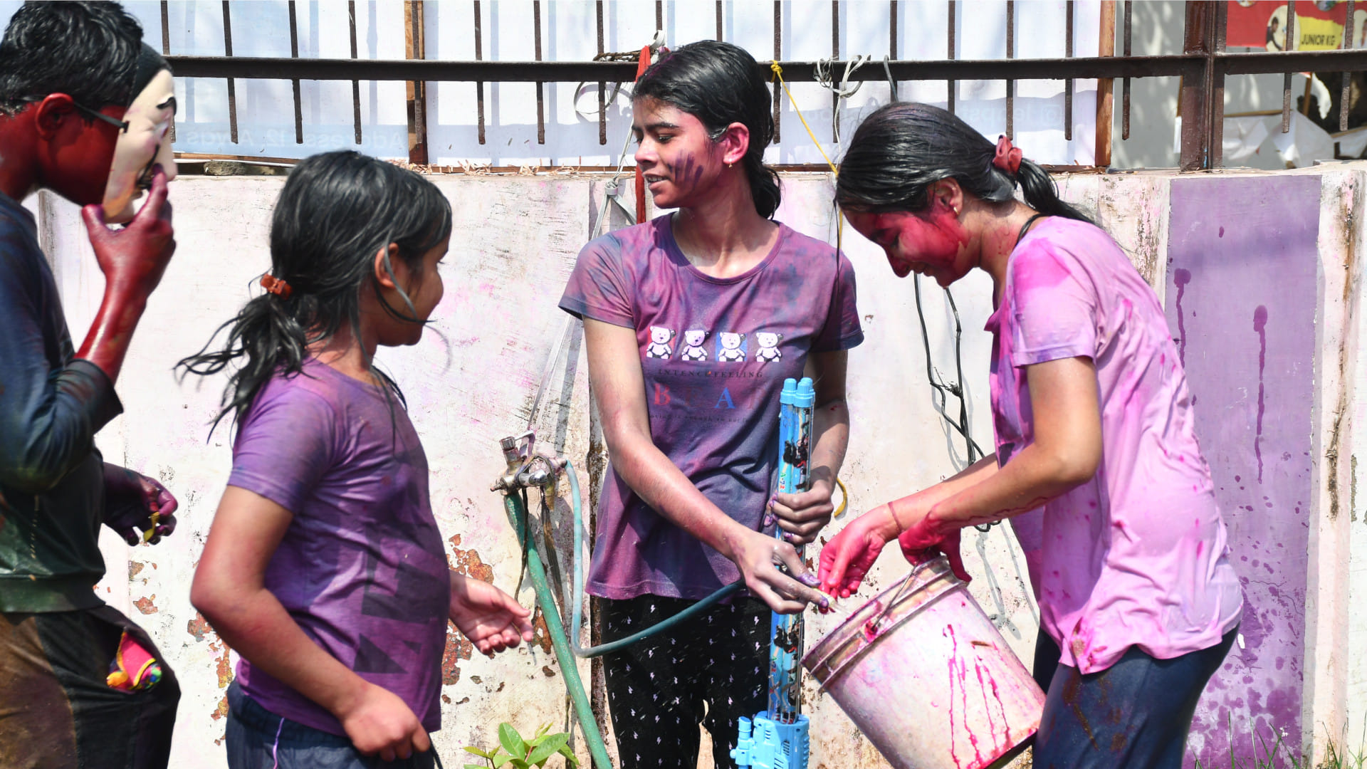 In Gorakhpur, The color of fun prevailed, Gorakshnagari was immersed in joy