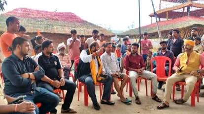 Bihar news Deadly Attack on Devotees Collecting Donations Tension in Gopalganj Heavy Police Deployment