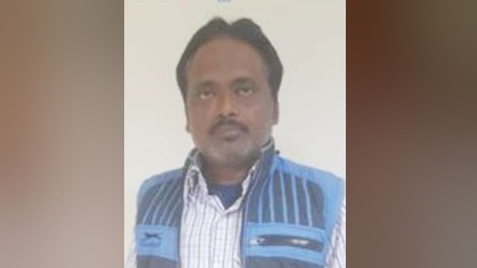 ISI Agents Ordnance factory Chargeman used to have more than 50 chats with Pakistani agent every day Agra news