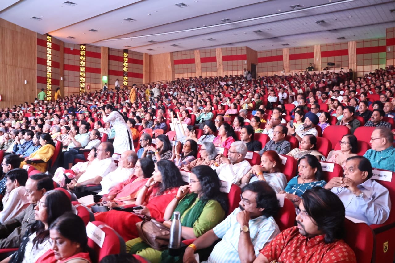 Indore News: Madan Melody organized in Indore, fingers played the tune, the instrument was singing