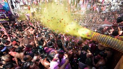 unique confluence of fun, entertainment and frolic in the world famous Loknath's Kapdafaad Holi