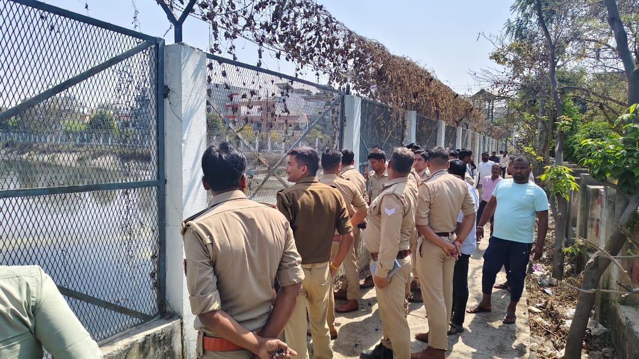 A woman's dead body found in Kathauta lake in Lucknow.