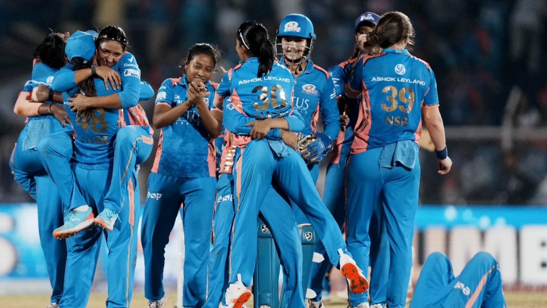 WPL 2025: Mumbai players were overjoyed after winning the title Nita Ambani praised Harmanpreet Kaur Photos