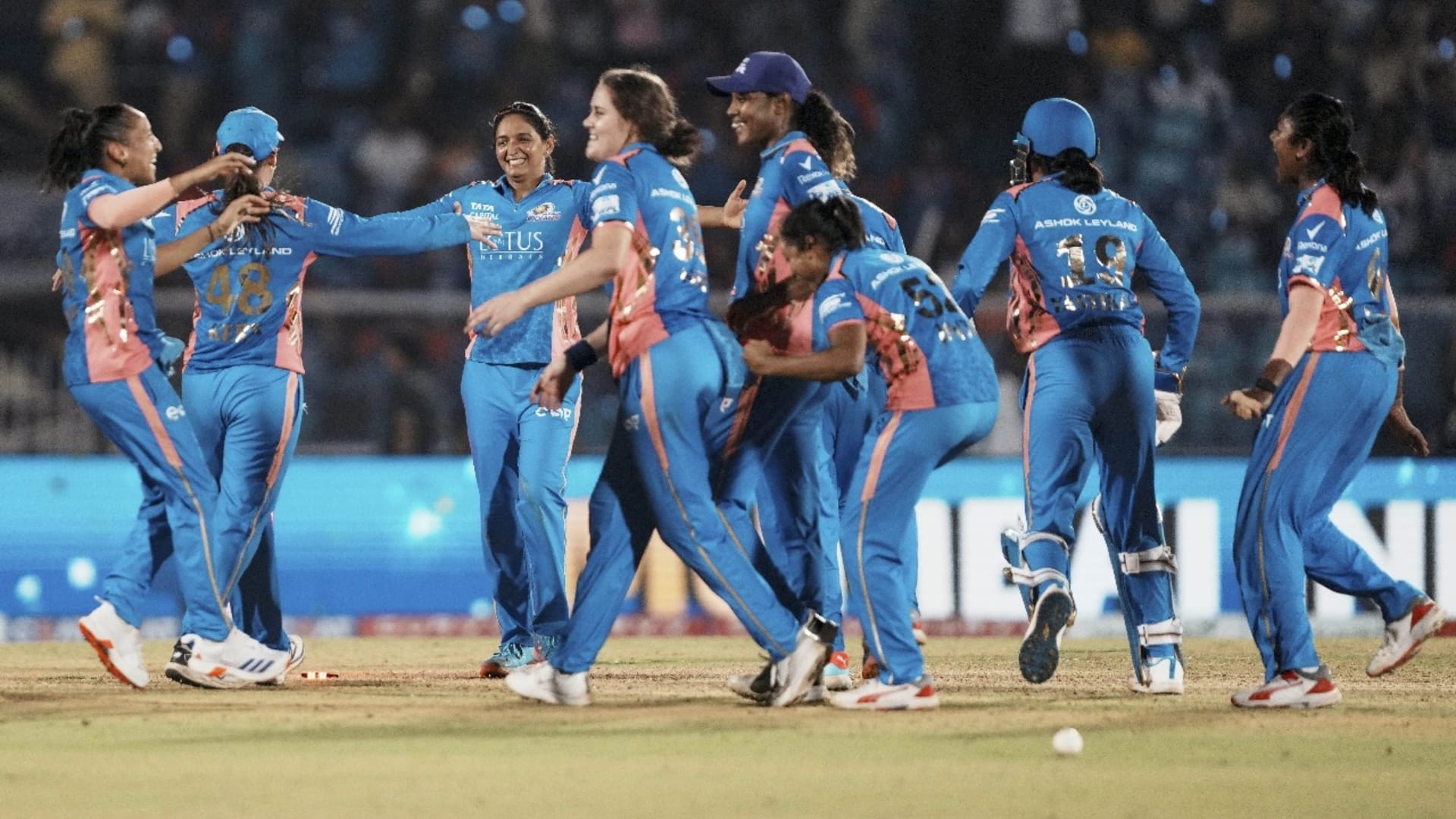 WPL 2025: Mumbai players were overjoyed after winning the title Nita Ambani praised Harmanpreet Kaur Photos