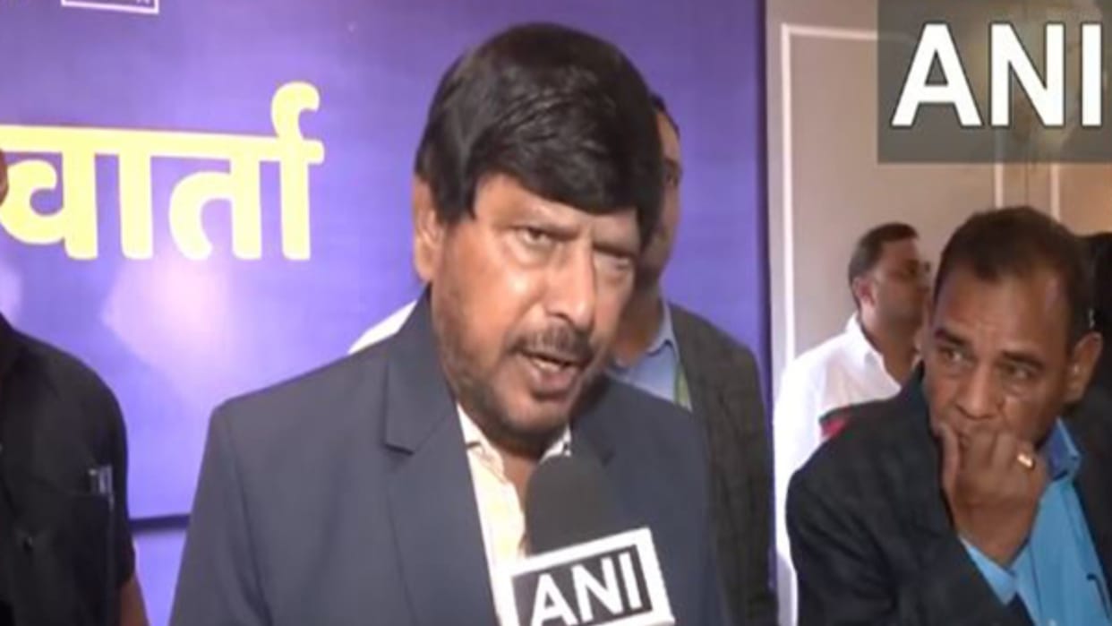 Removal of Aurangzeb's grave won't serve any purpose: Union minister ramdas Athawale News in hindi