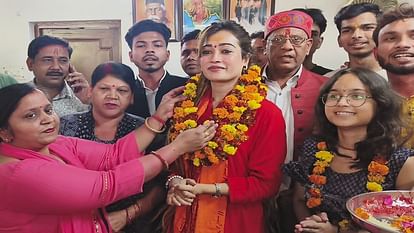 UP : संभल की जामा मस्जिद पर होगा सफेद, हरा और सुनहरा रंग ... यूट्यूबर हर्षा रिछारिया ने कहा भगवा भी हो UP: Jama Masjid of Sambhal will be painted in white, green and gold