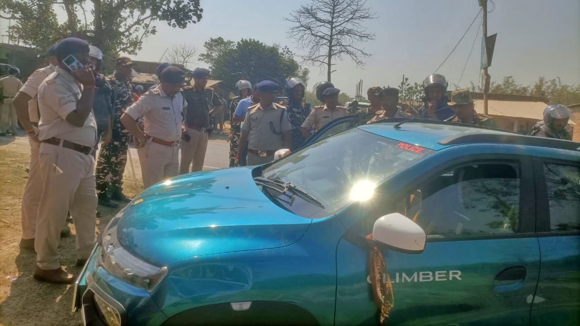 Bihar: 5 SSB jawans injured while trying to catch currency smugglers in Kishanganj villagers made them hostage