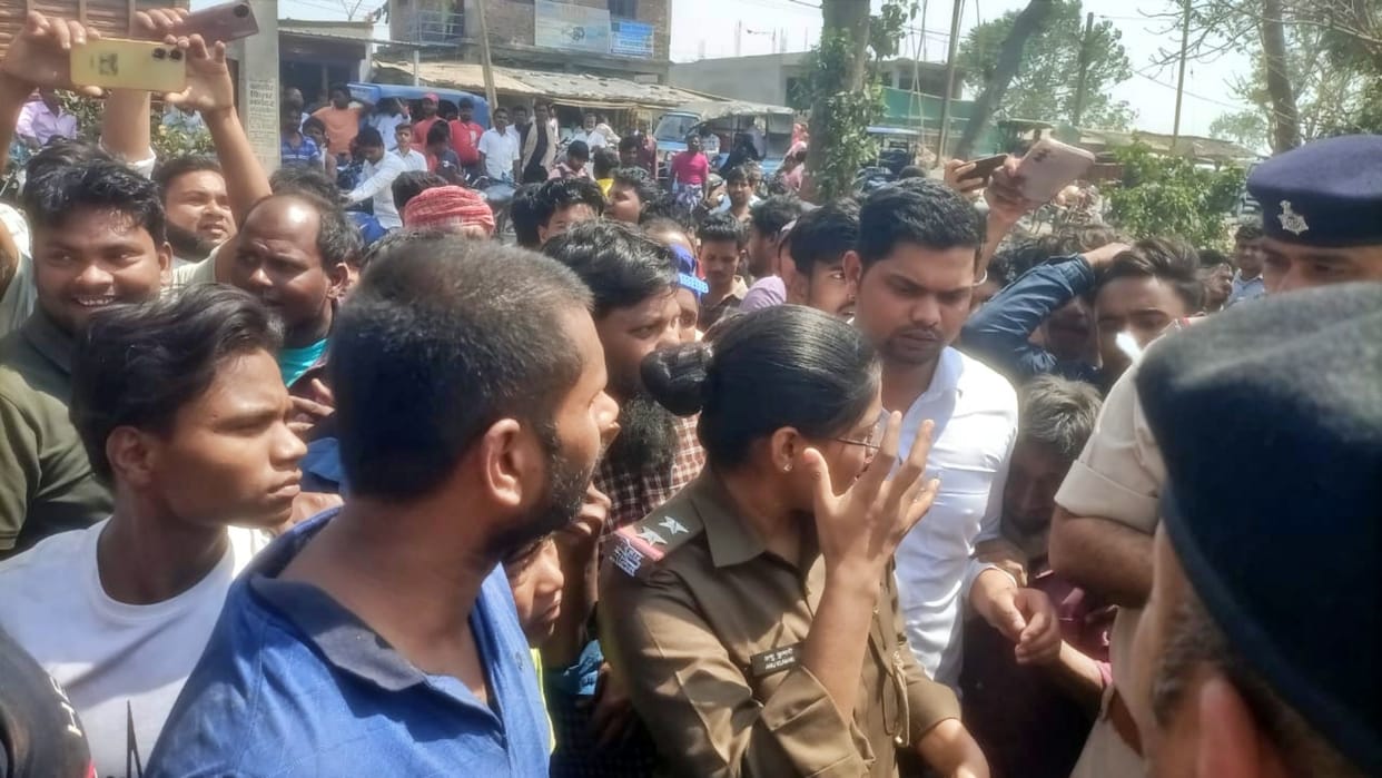 Bihar: 5 SSB jawans injured while trying to catch currency smugglers in Kishanganj villagers made them hostage