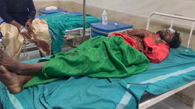 Korba: शांति हीरो होंडा डीलक्स कंपनी के प्रोमो डिवाइड का प्रचार कर रहा वाहन अनियंत्रित होकर पलटा, छह लोग घायल