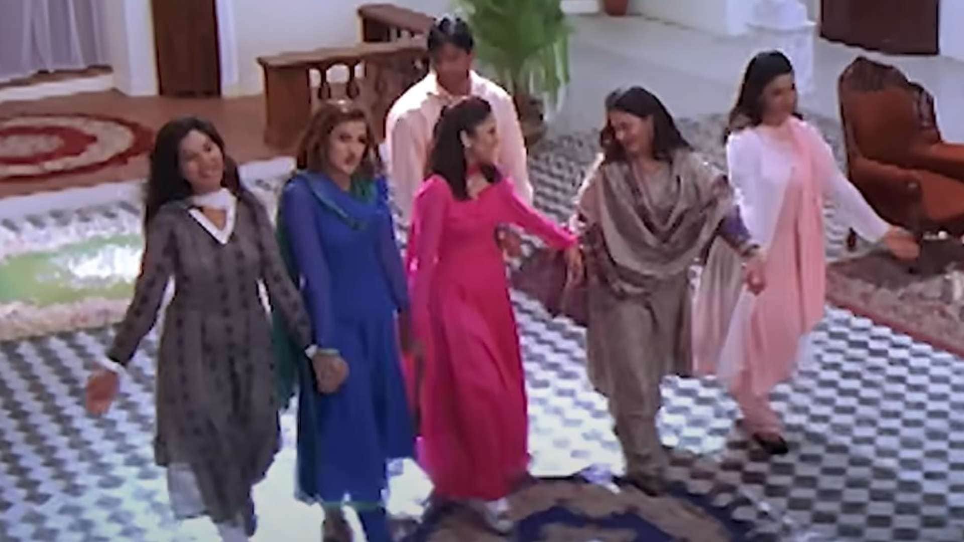 Suneil Shetty film Crodh celebrating silver jublie today people see ot on raksha bandhan
